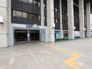 見学ホール「KBS On」の入口
