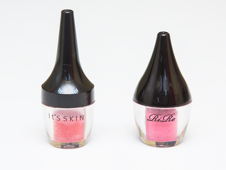 파우더 타입 (왼쪽부터) "It 's skin (잇츠 스킨)"전문 멜팅 립 & 치크 파우더 (7,500 원), 'RiRe (릴) "립 파우더 가루 틴트 (18,000 원) 파우더 타입 (왼쪽부터) "It 's skin (잇츠 스킨)"전문 멜팅 립 & 치크 파우더 (7,500 원), 'RiRe (릴) "립 파우더 가루 틴트 (18,000 원)