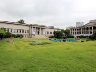 大韓帝国歴史館の東館(右)と西館(左)