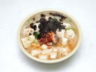 ｢豆腐混ぜ麺(トゥブグクス)｣