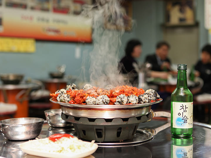 税込) 韓国食品 韓国料理 炙り鶏足骨なし 中辛 タッパル 直火で炙った鶏の足です qdtek.vn