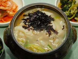 スジェビ 韓国すいとん 韓国料理 グルメガイド 韓国旅行 コネスト