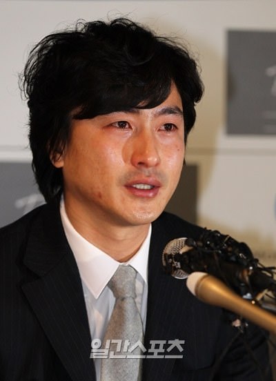 サッカー ファンタジースター 安貞桓 涙の引退記者会見 韓国のスポーツニュース 韓国旅行 コネスト サッカー ファンタジースター 安貞桓 涙の引退記者会見 韓国のスポーツニュース 韓国旅行 コネスト