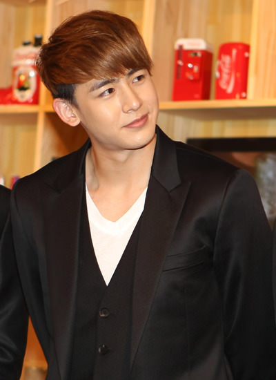 2PMニックン、8月の韓日公演には不参加…今後の日程を再調整 | 韓国