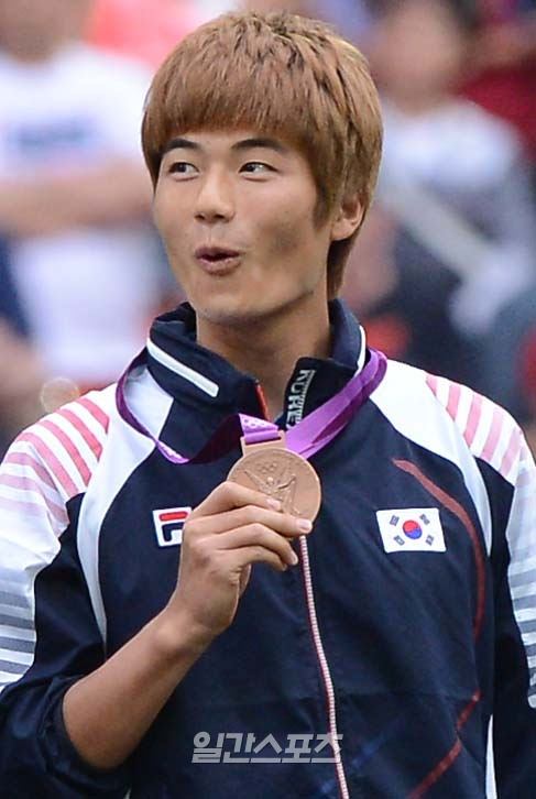 移籍間近の奇誠庸 スウォンジーシティは期待が大きいチーム 韓国のスポーツニュース 韓国旅行 コネスト 移籍間近の奇誠庸 スウォンジーシティは期待が大きいチーム 韓国のスポーツニュース 韓国旅行 コネスト