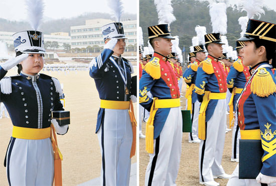 士官学校で卒業式…空軍の首席、陸軍の次席が女性＝韓国 | 韓国の社会