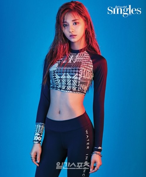 ガールズグループtwice 成熟美あふれる魅力をグラビアで公開 韓国の芸能ニュース 韓国旅行 コネスト