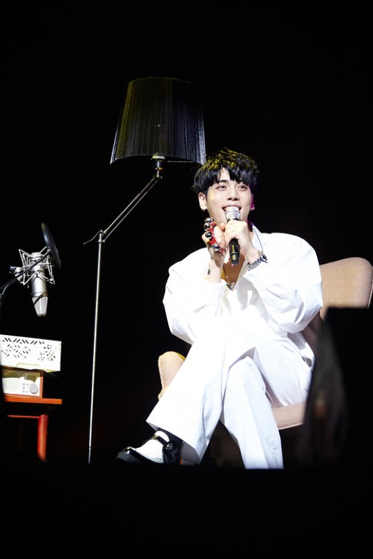 SHINee  青い夜、ジョンヒョンです   ピンバッジ SHINee 青い夜、ジョンヒョンです ピンバッジ （〈日本語字幕