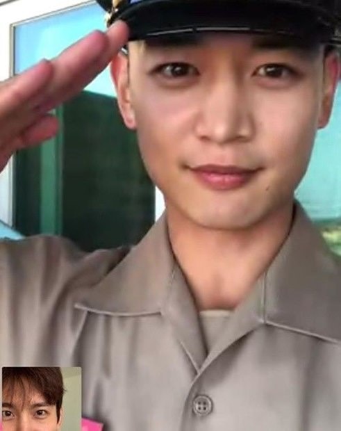 Shineeミンホ 海兵隊の基礎軍事教育を修了してりりしい敬礼 韓国の芸能ニュース 韓国旅行 コネスト