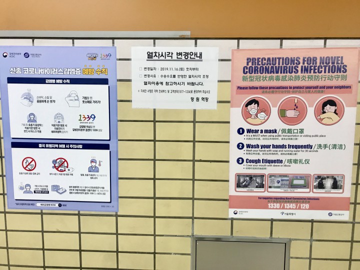 うす紫色のものや、ピンク色のものも同様のテーマ