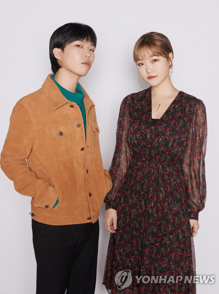兄妹デュオAKMU YGエンタと再契約 | 韓国の芸能ニュース｜韓国旅行 