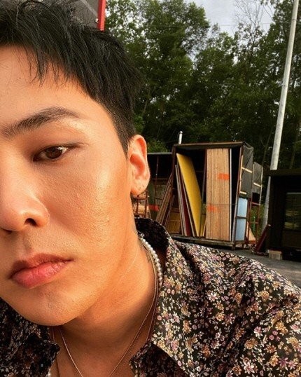 ジェニーと決別説 ｇ ｄｒａｇｏｎ ｓｎｓプロフ写真に 中指 韓国の芸能ニュース 韓国旅行 コネスト