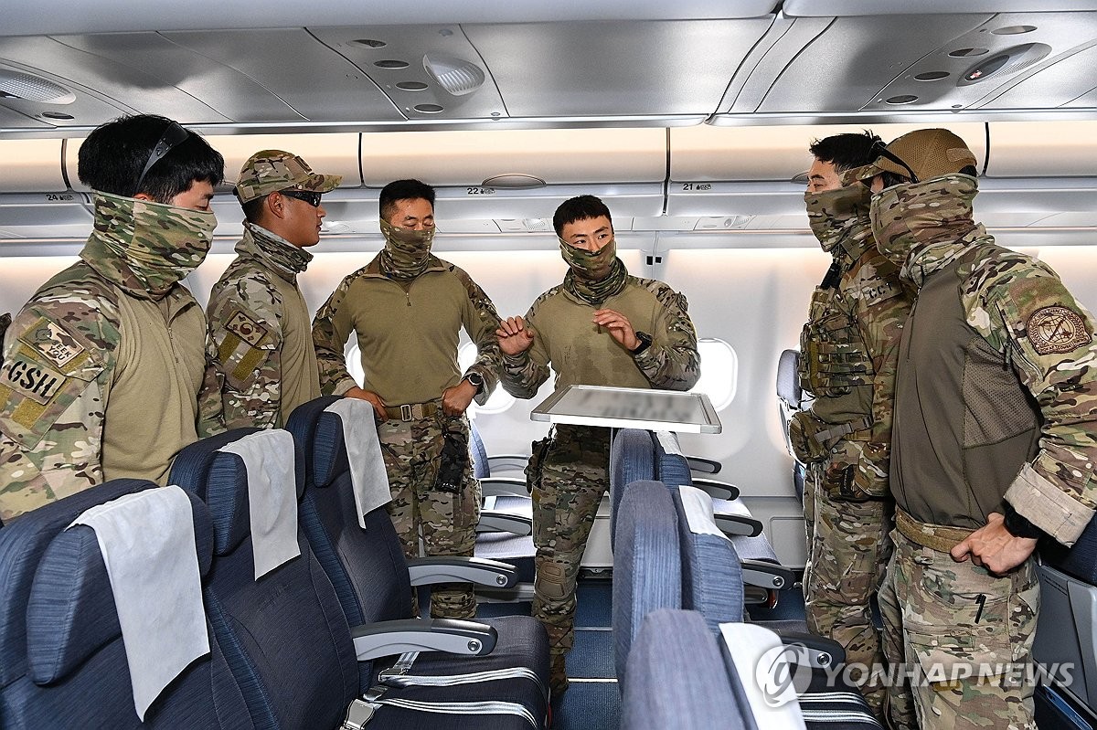 韓国軍？ イスラエル軍？ボディアーマー オリーブドラブ MEDIUM 韓国がイスラエルに軍用機派遣 韓国人163人退避＝日本人51人も