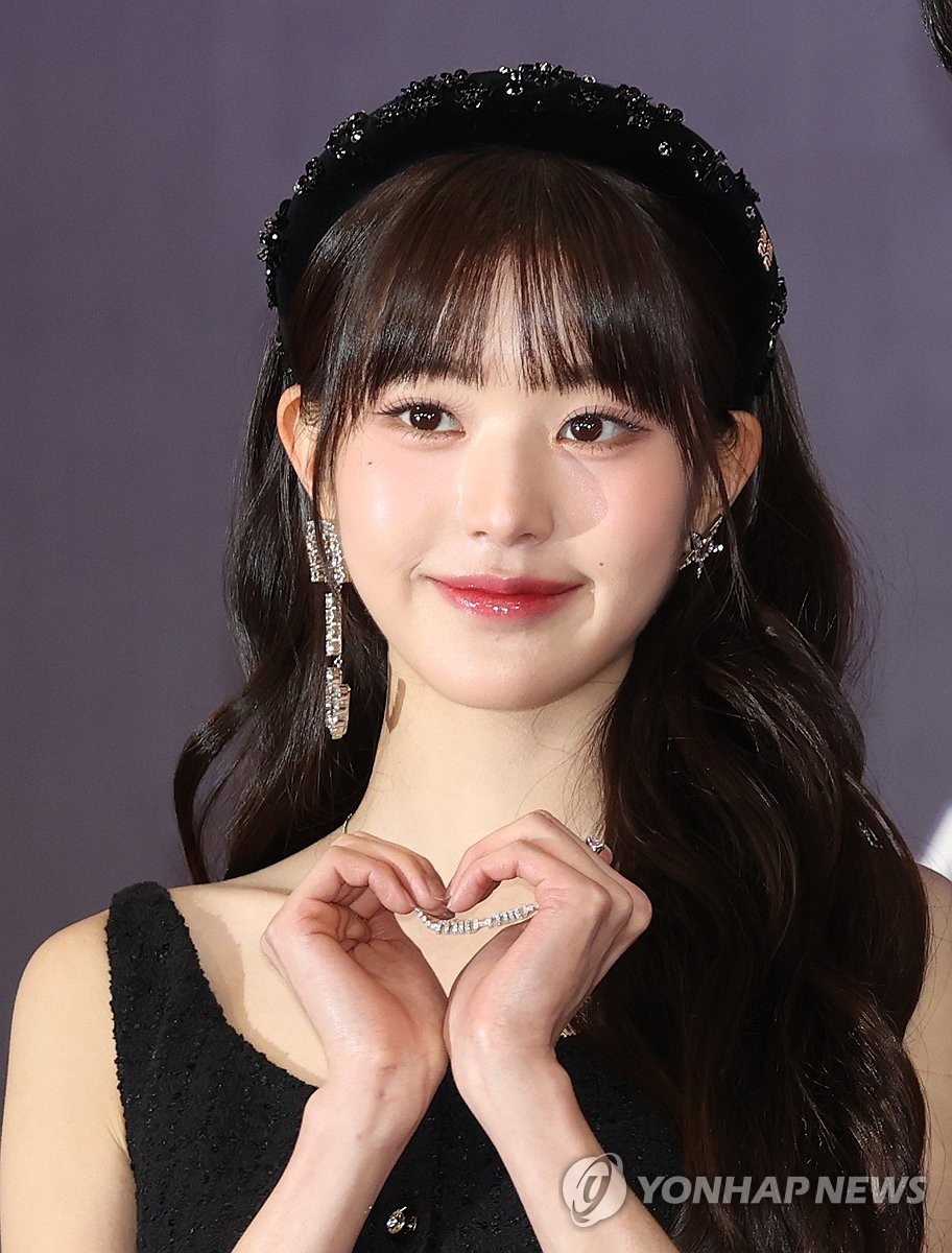 確認用　IVE ウォニョン IVEチャン・ウォニョン、ライブ中に流血する怪我 対応に称賛の声「プロ