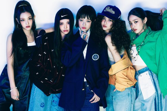 HYBE－ミン・ヒジン葛藤中も…NewJeans「7つの大学祭の