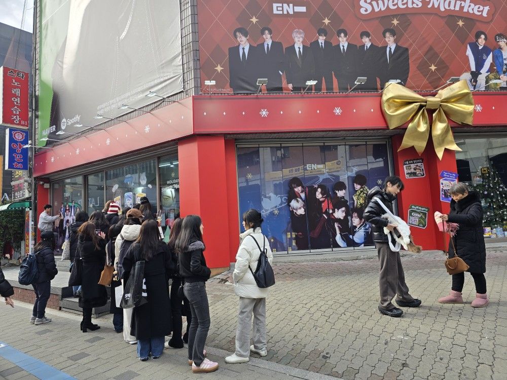 オープン当日のポップアップの様子