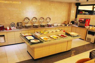 レストラン「Steak Factory」 レストラン「Steak Factory」