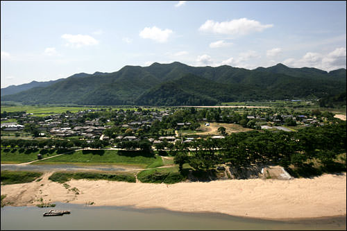 芙蓉臺から河回村を一望