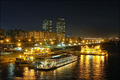夜の漢江遊覧船