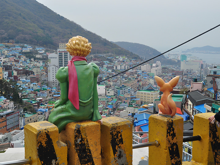 釜山の港を眺める「星の王子様」は、人気のフォトスポット！