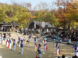 利川陶磁器観光＋水原華城＋民俗村 １日ツアー