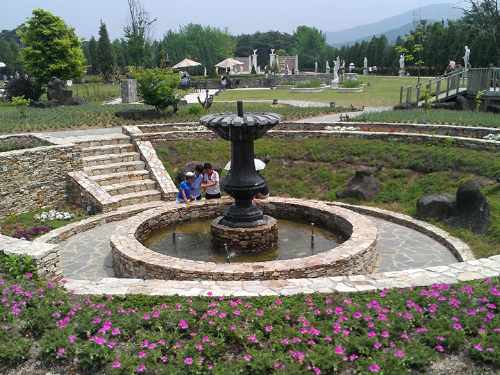 碧草池文化樹木園