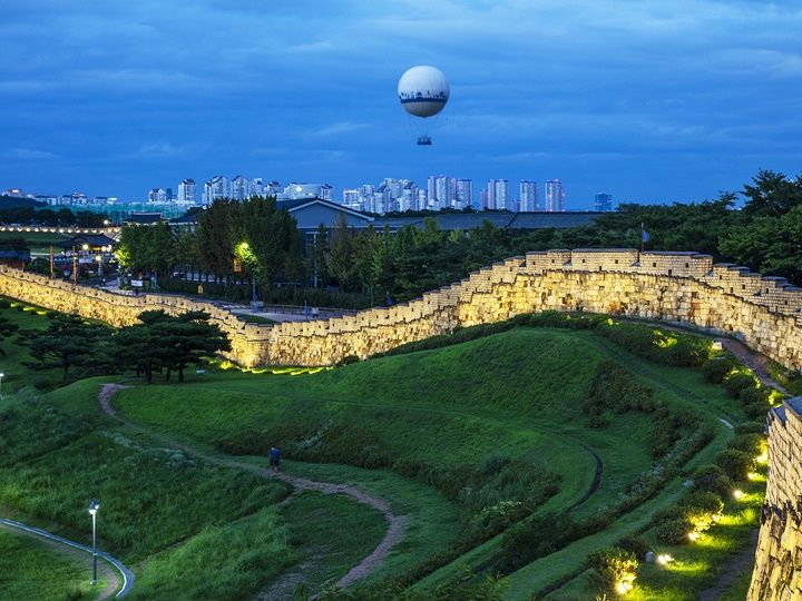 水源華城 城郭
※写真提供：韓国観光公社