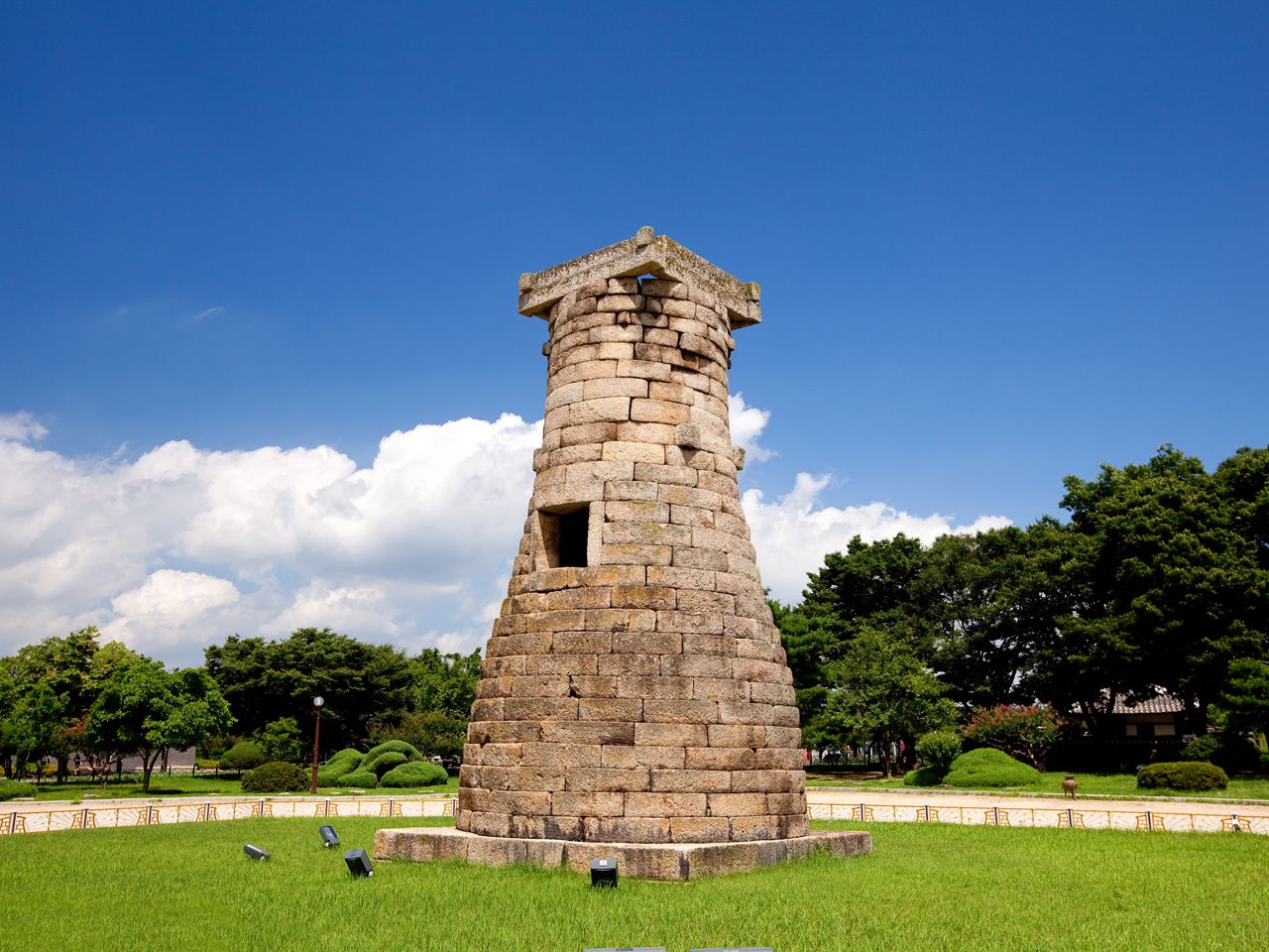 慶州中心部(歴史遺跡地区)(キョンジュチュンシムブ(ヨッサユジョッチグ