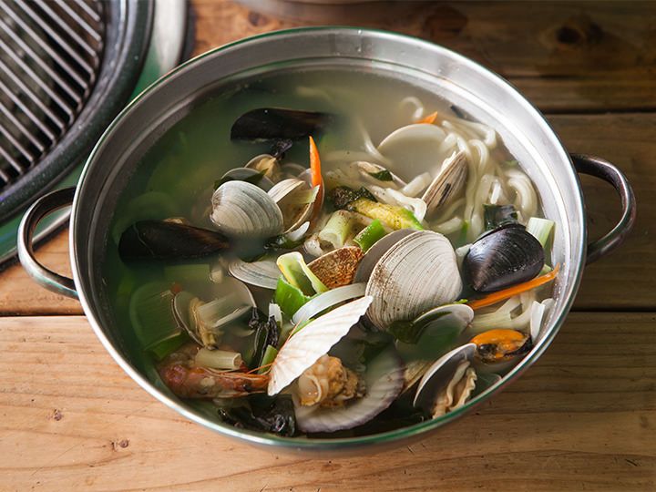 海鮮カルグクス(手打ち麺)をランチに!