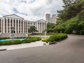 美しい大学本館