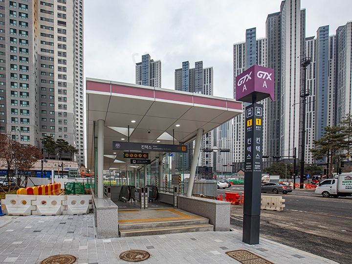 「第1展示場」へは1番出口を利用