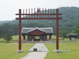 紅箭門(ホンサルムン)と丁字閣(チョンジャガッ)