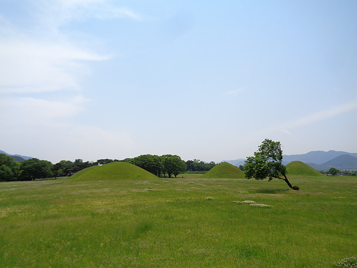 歴史遺跡地区内には古墳も点在