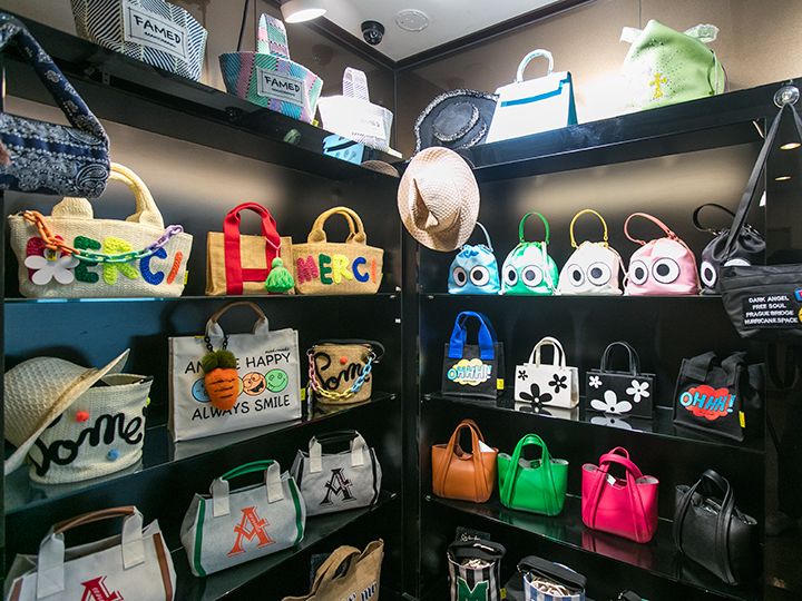 その他にも個性的なバッグが揃います。