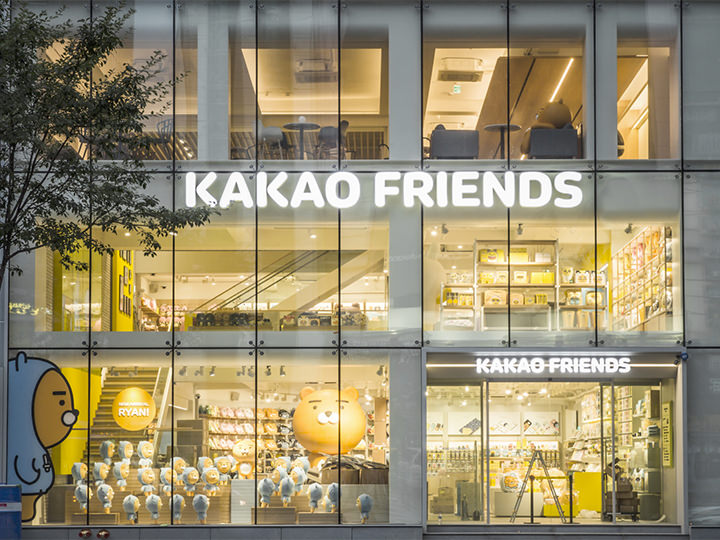 1階から3階まである大型店！ ※写真提供：「KAKAOフレンズストア」