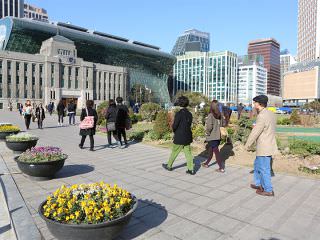 毎日多くの人が行き交います