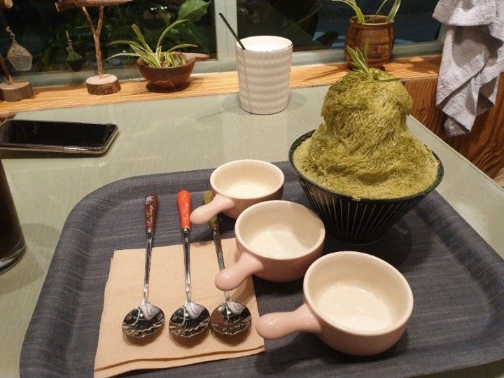 「緑茶ピンス」
糸ピンスがアートのよう