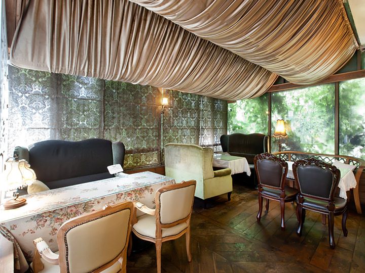 アンティークな雰囲気の店内