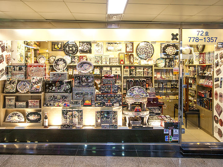 華やかなディスプレイが目を引きます