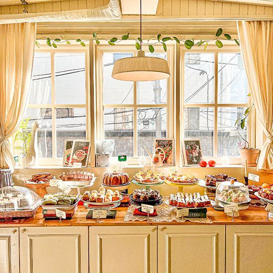 CAFE PEPPER(カフェペッパー)
小麦粉を使わず、グルテンフリーで作られた体に良いショートケーキやスコーンが味わえるカフェ。