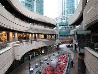 合井駅直結のメセナポリスモールの地下にあります