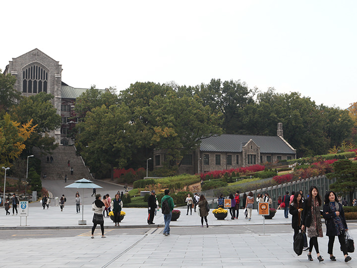 梨花女子大学校 大講堂｜新村・梨大(ソウル)の観光スポット｜韓国旅行