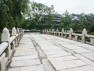 1959年の清渓川工事の際、奨忠壇公園内に移設されました
