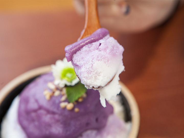 紫芋ソースとミルク味の氷のマッチングがGOOD