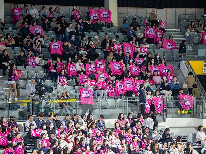 アウェー応援席の様子