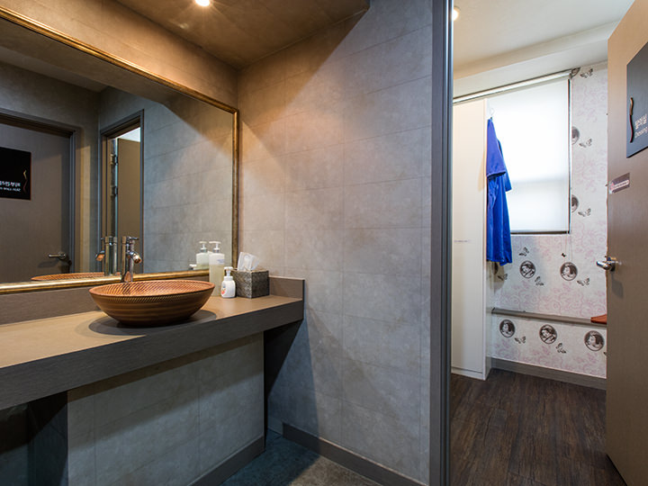 パウダールーム・ロッカールーム