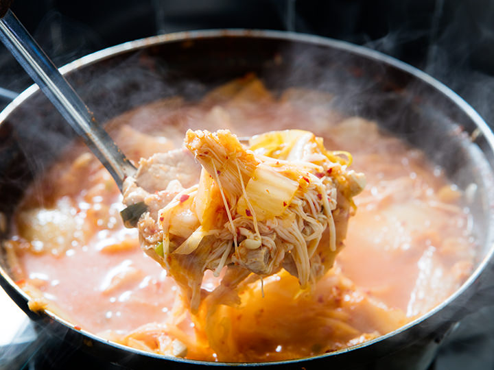 夜はあらかじめ煮込まれたものが運ばれてくる