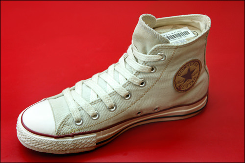 2位 ハイカット
Converse
1足あれば怖いものなしの履き回し力!