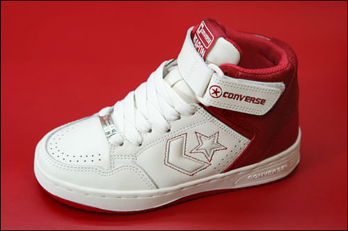 3位 ゴツめのシューズ
Converse
人気のインソールタイプは足長効果も