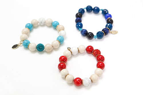 大きめビーズが旬
BLACK Martine SITBON